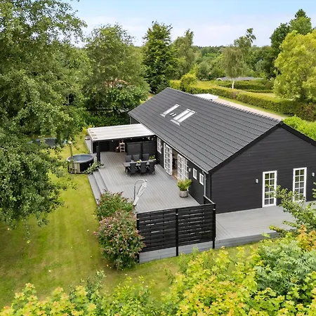 Vakantiehuis Modern Met Hottub En