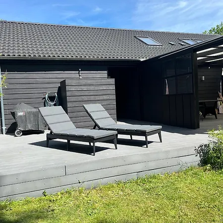 Σπίτι διακοπών Modern With Hot Tub And Nature Vig