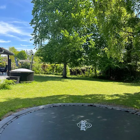 Modern With Hot Tub And Nature Σπίτι διακοπών *